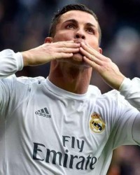  特鲁瓦主场球迷营造魔鬼主场，气势压制助球队取胜