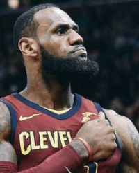  詹姆斯里程碑之夜湖人加时险胜快船夺榜首  