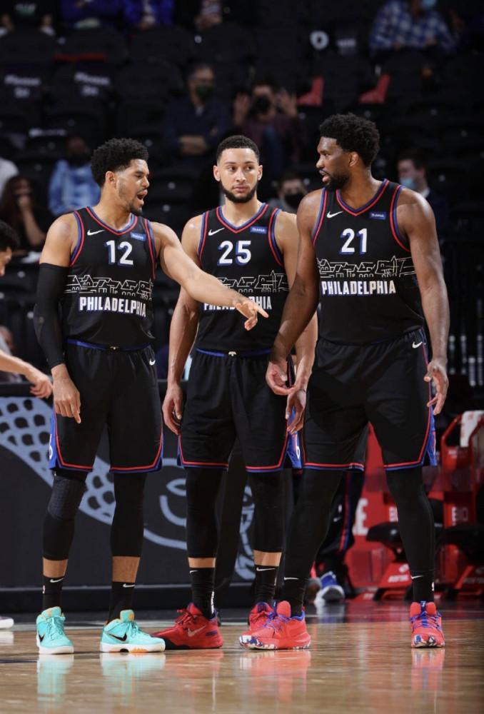  恩比德统治攻防两端七六人横扫魔术