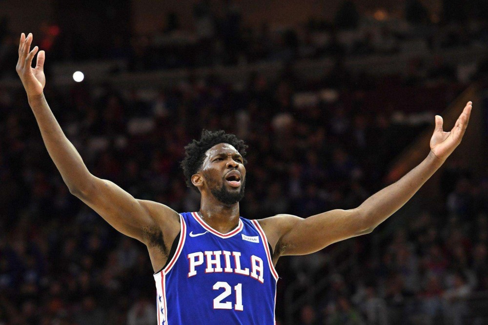  76人,恩比德场均35+12统治内线,蝉联常规赛MVP呼声高涨  